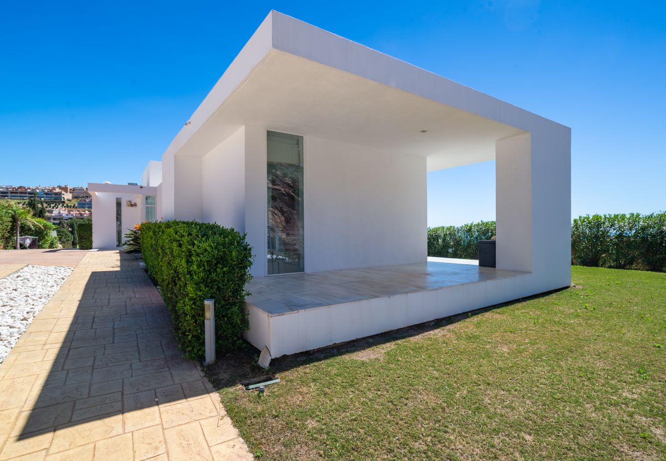 Villa in Casares - Villa Dona Julia 2410 Golf and Sea views