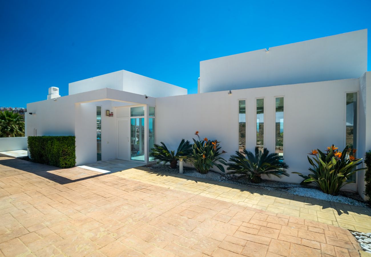 Villa in Casares - Villa Dona Julia 2410 Golf and Sea views