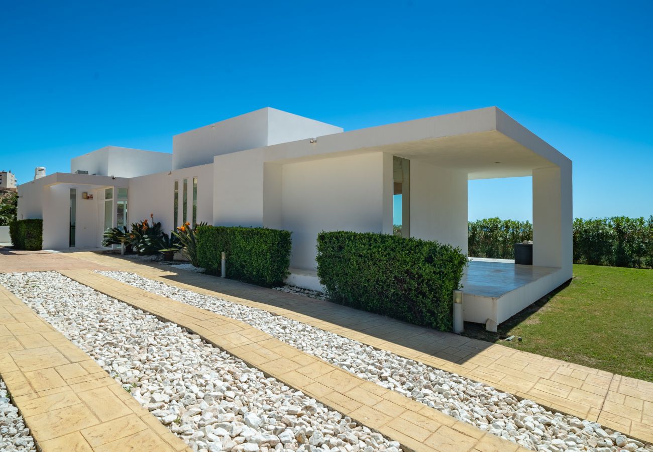 Villa in Casares - Villa Dona Julia 2410 Golf and Sea views