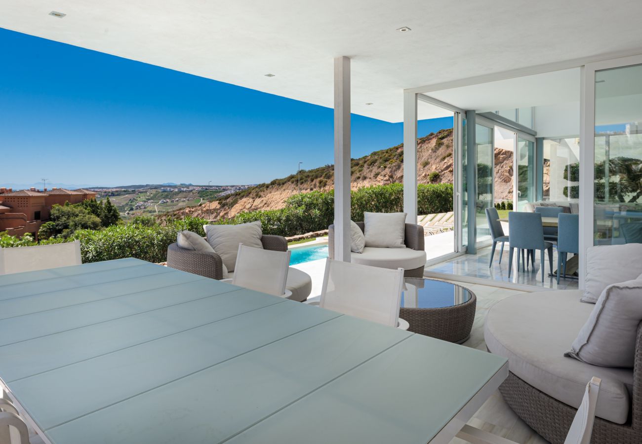 Villa in Casares - Villa Dona Julia 2410 Golf and Sea views